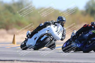 media/Oct-20-2024-CVMA (Sun) [[d4a3dff211]]/Race 9-Formulw LW Twins SHOOTOUT/